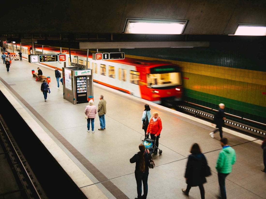 Studieren in München und Nürnberg: Bild von U-Bahn – Campus M University: Start ins Studium.