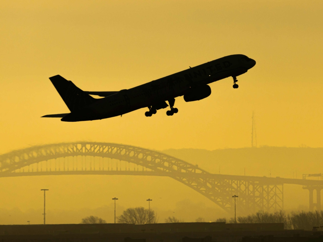 Start eines Flugzeuges– Ratgeber International Business Studium: Campus M University.