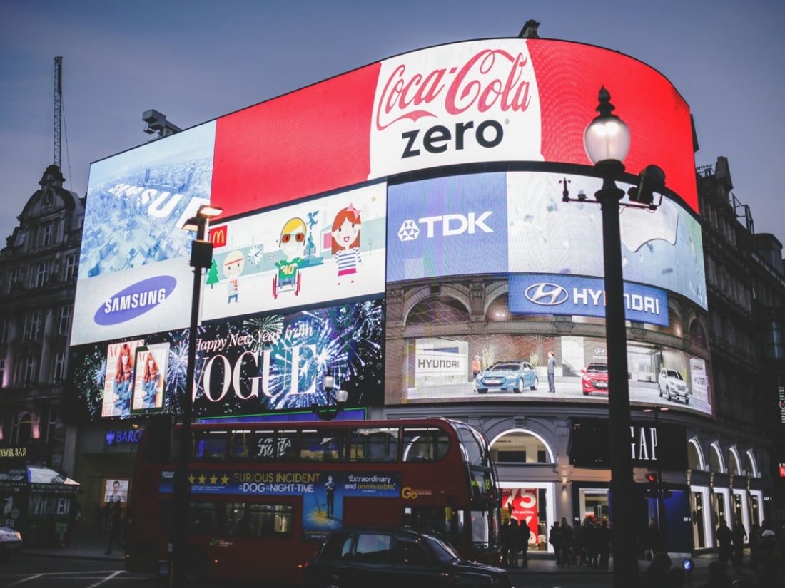 Billboard Markenanzeigen - Ratgeber Brand Management Studium: Campus M University.